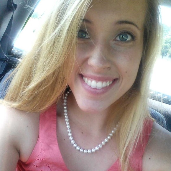 Meet your Posher, Katelyn - Picture 1 of 1